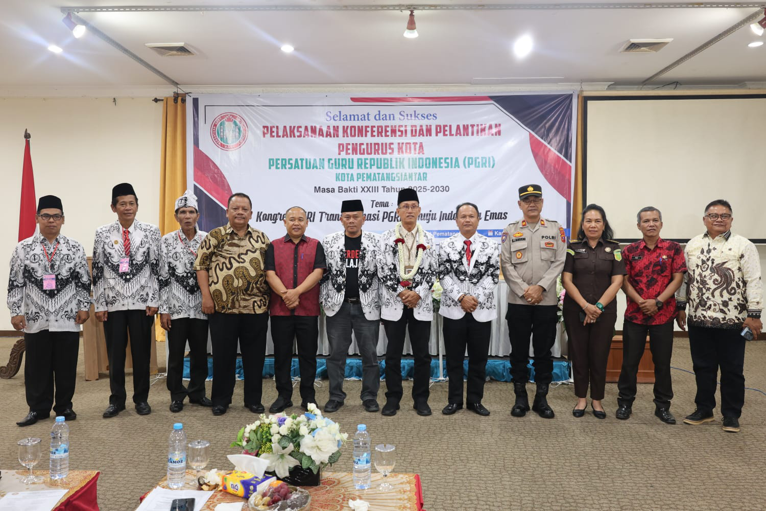 Hadiri Pelantikan PGRI Siantar, Ketua DPRD Timbul Lingga Komitmen Majukan Pendidikan