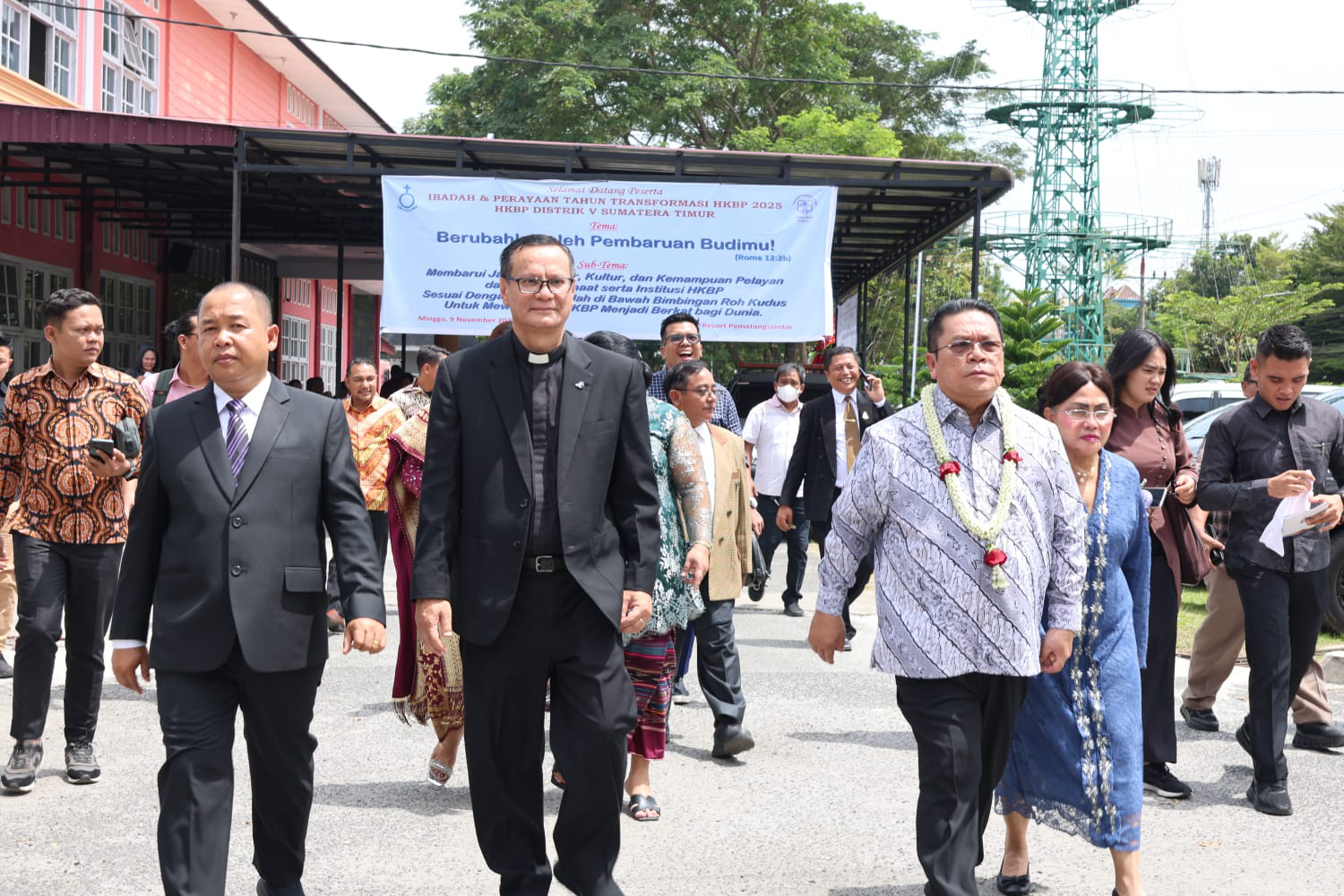 Ketua DPRD Siantar Timbul Lingga serta Wali Kota Hadiri Perayaan Puncak Tahun Transformasi HKBP